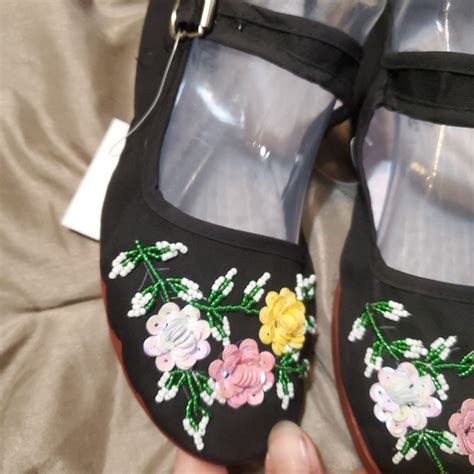 cheng's footwear.